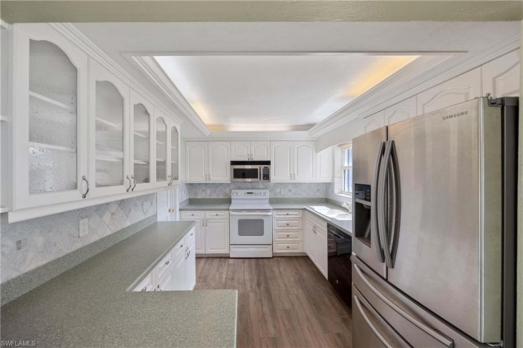 4656 Capri Dr, Naples, FL 34103-9