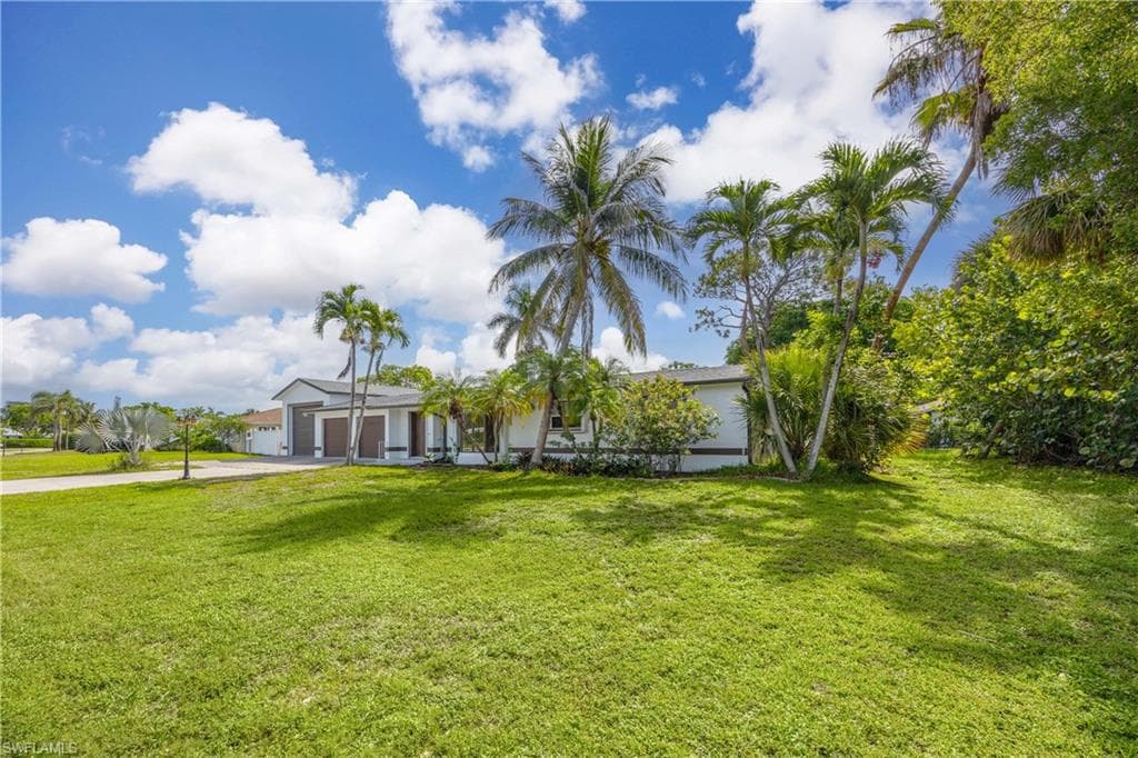 4656 Capri Dr, Naples, FL 34103-24