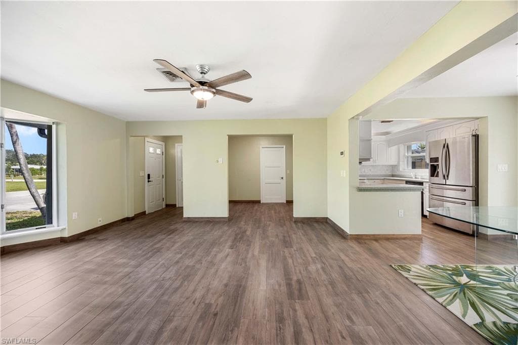 4656 Capri Dr, Naples, FL 34103-7