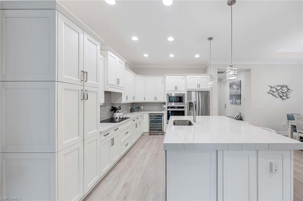 6269 Antigua Way, Naples, FL 34113-15