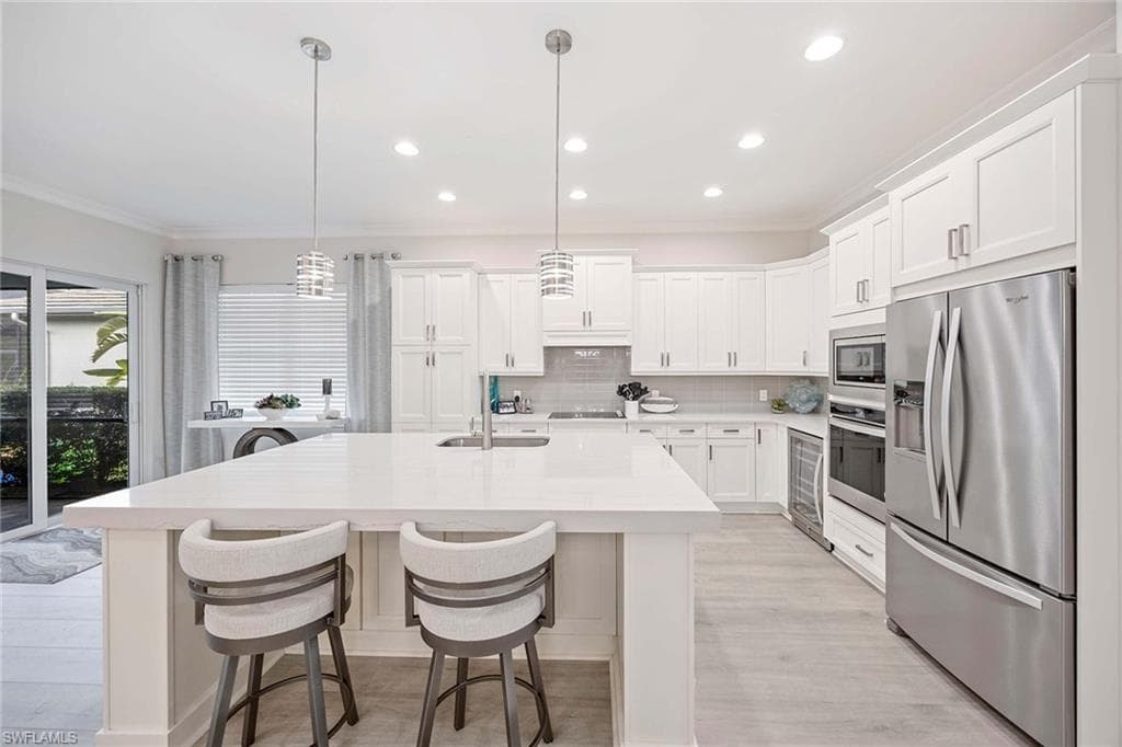 6269 Antigua Way, Naples, FL 34113-17