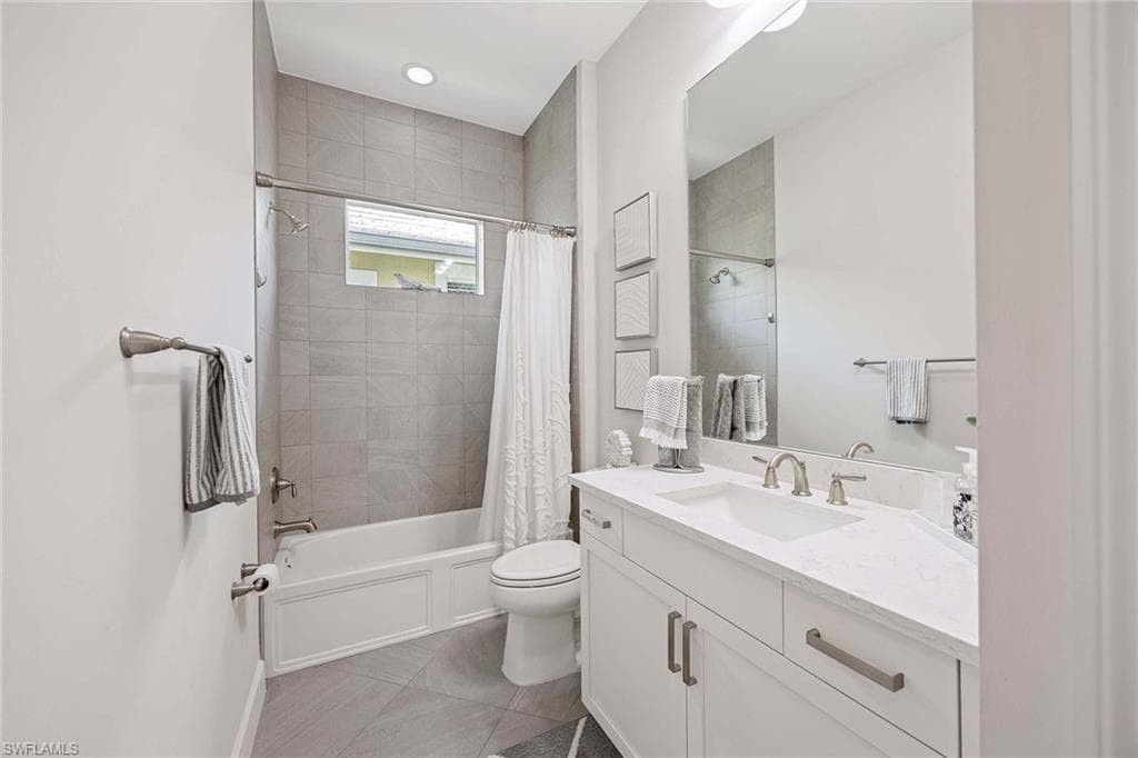 6269 Antigua Way, Naples, FL 34113-28