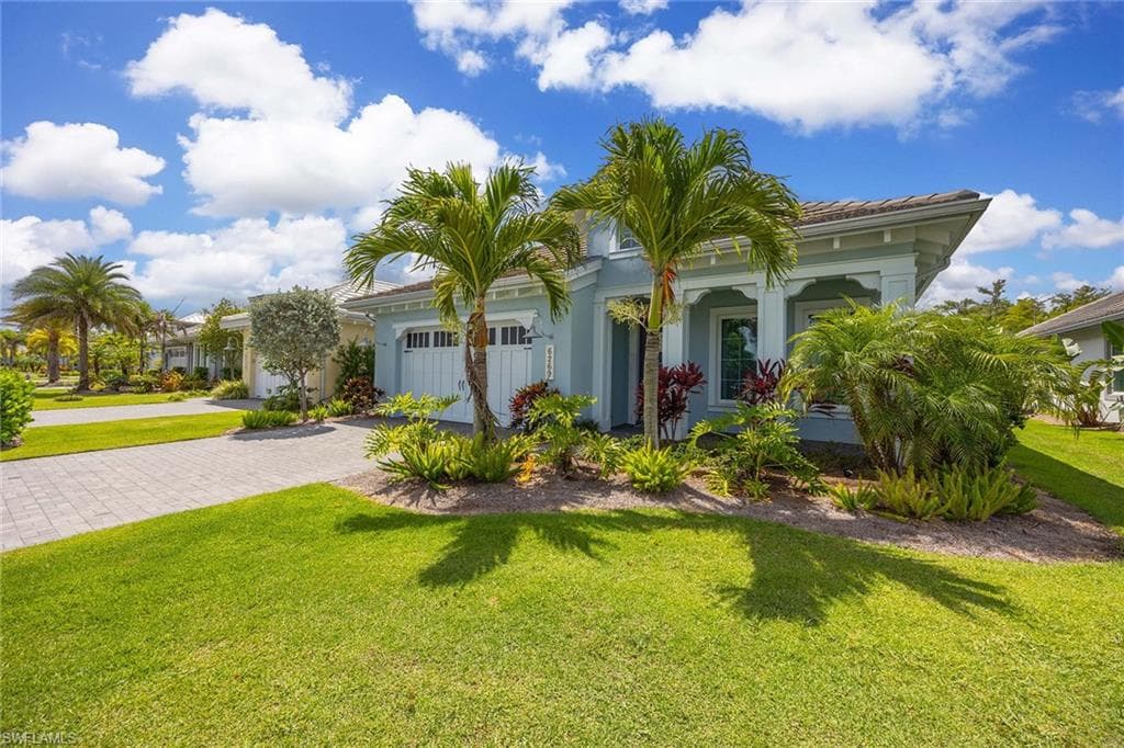 6269 Antigua Way, Naples, FL 34113-3