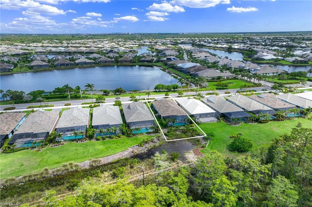 6269 Antigua Way, Naples, FL 34113-39