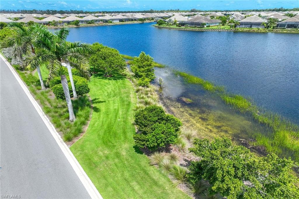 6269 Antigua Way, Naples, FL 34113-45