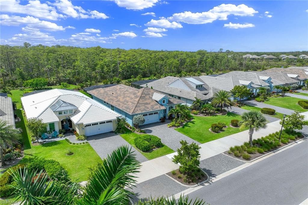 6269 Antigua Way, Naples, FL 34113-6