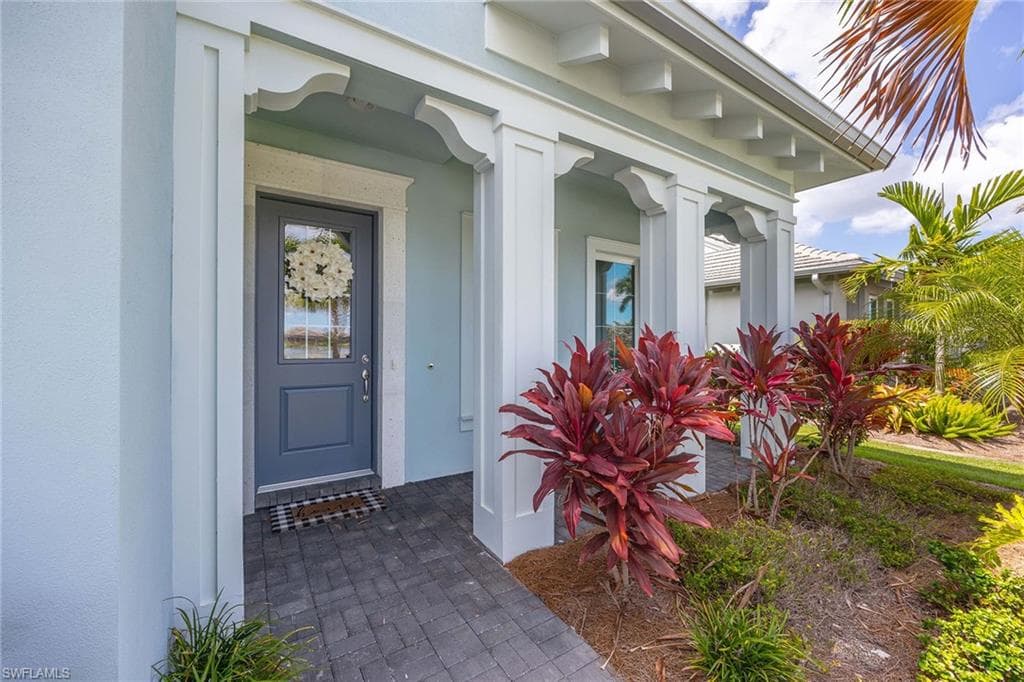 6269 Antigua Way, Naples, FL 34113-8