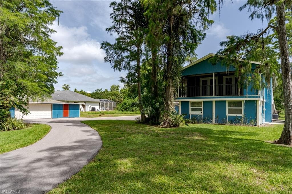 3795 17th Ave SW, Naples, FL 34117-19
