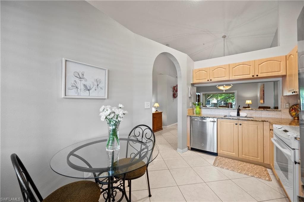 2456 Millcreek Ln 201, Naples, FL 34119-16