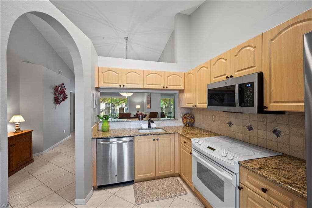 2456 Millcreek Ln 201, Naples, FL 34119-17