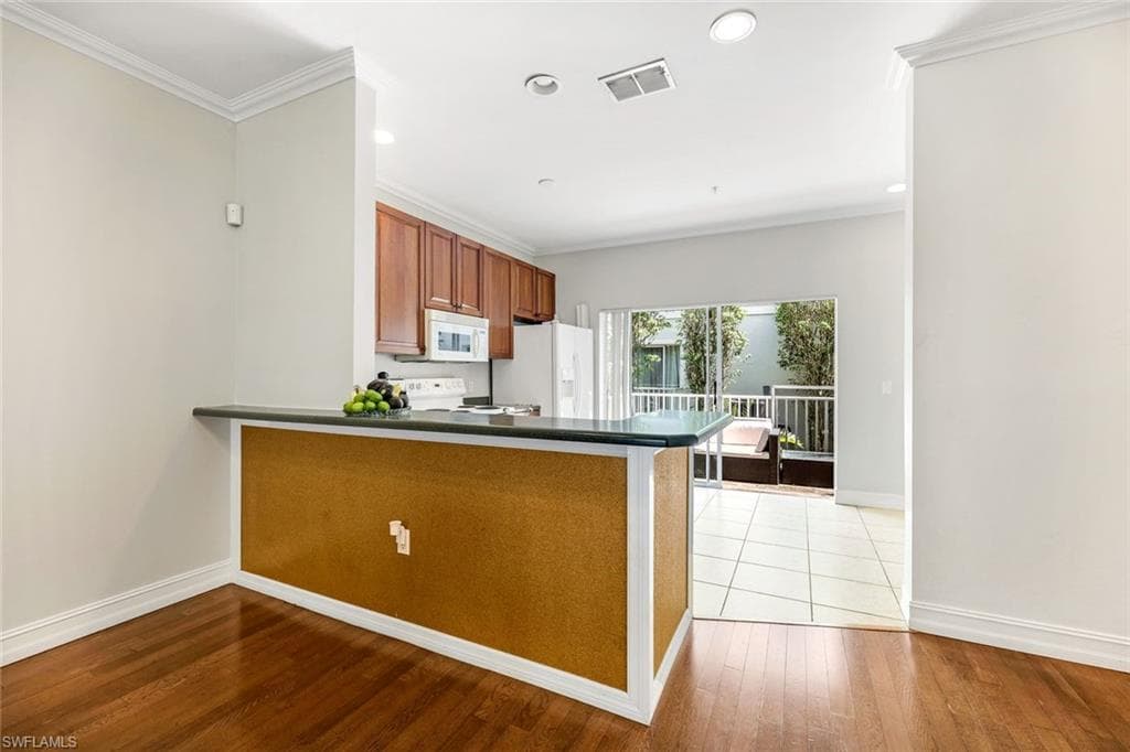 3280 Lindsey Ln 4, Naples, FL 34109-9