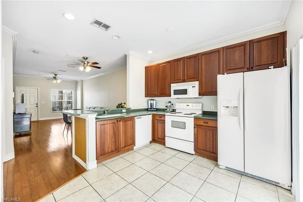 3280 Lindsey Ln 4, Naples, FL 34109-10