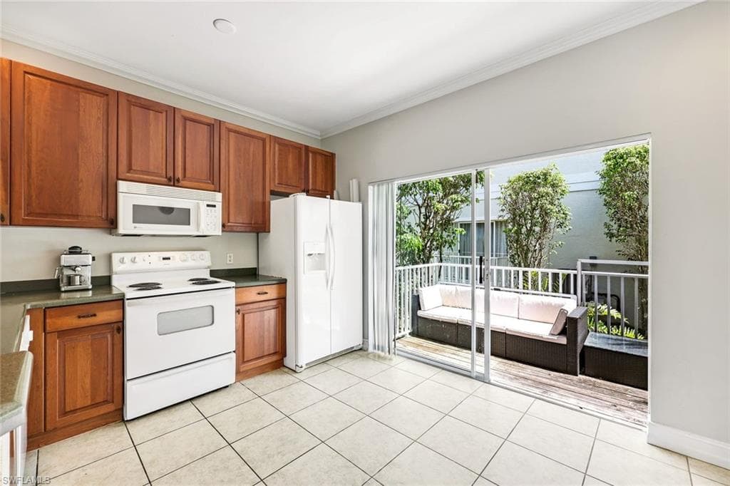 3280 Lindsey Ln 4, Naples, FL 34109-11
