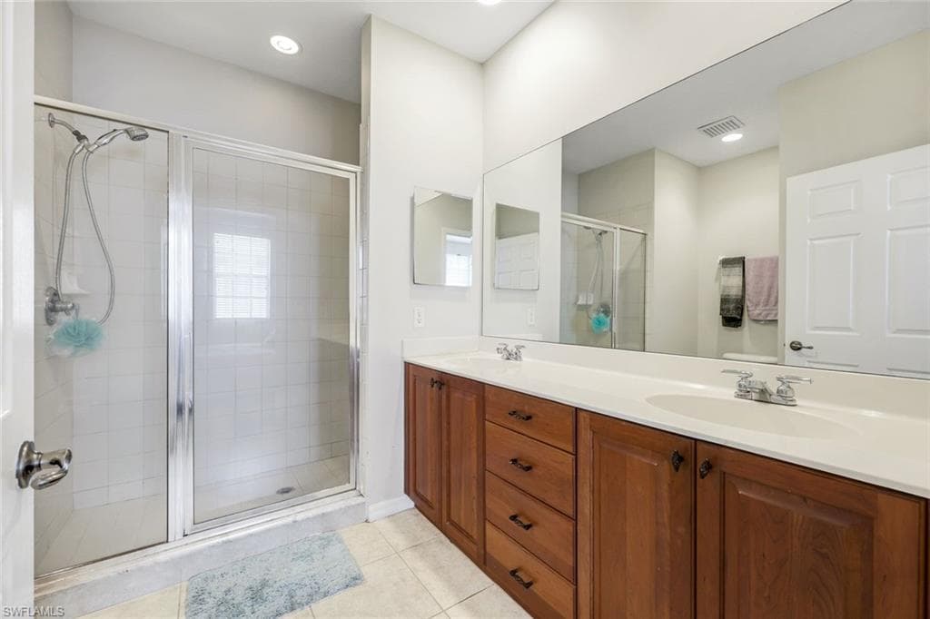 3280 Lindsey Ln 4, Naples, FL 34109-15