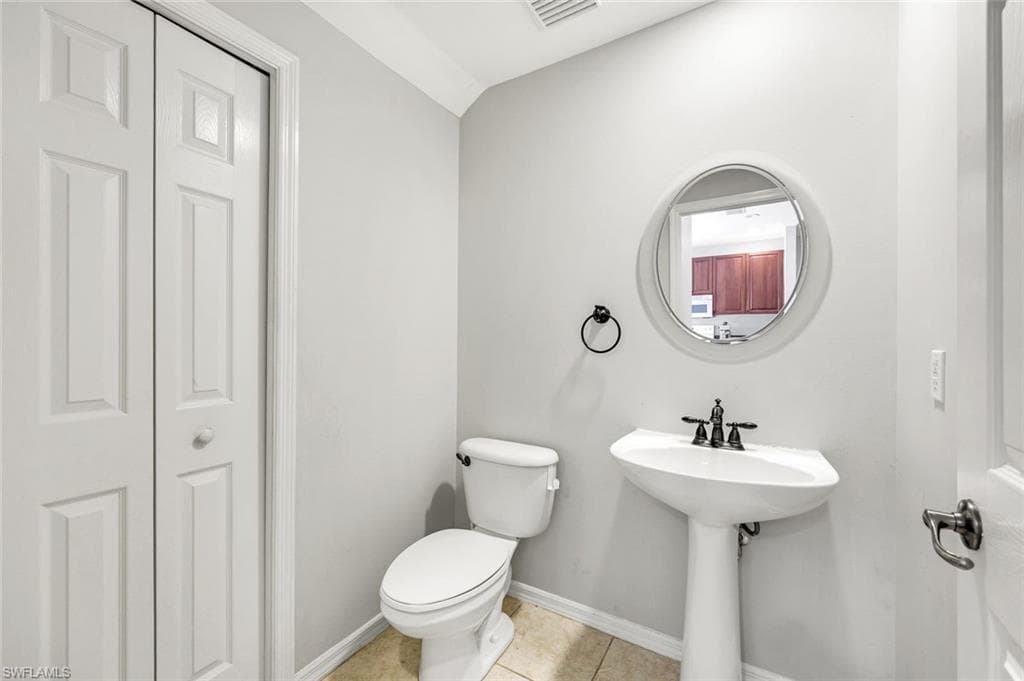 3280 Lindsey Ln 4, Naples, FL 34109-20