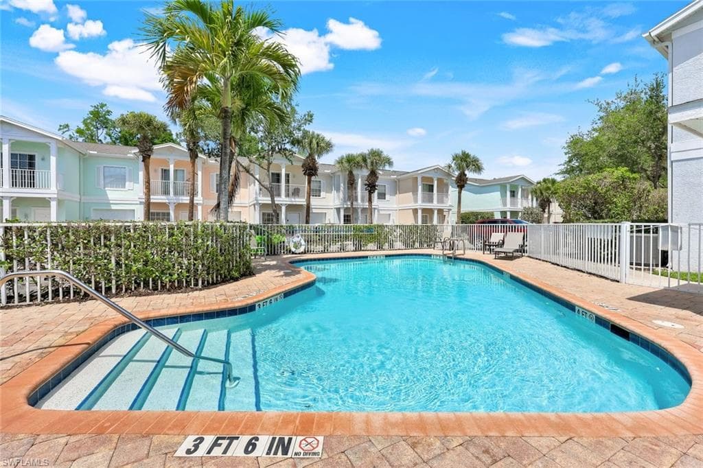 3280 Lindsey Ln 4, Naples, FL 34109-24