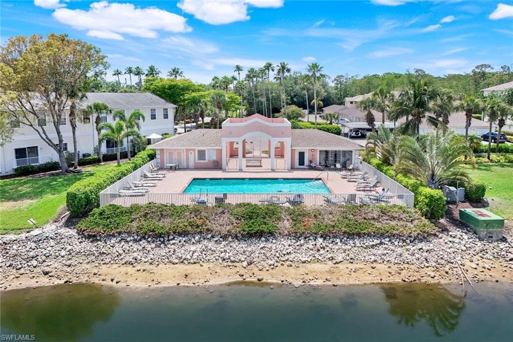 3280 Lindsey Ln 4, Naples, FL 34109-26