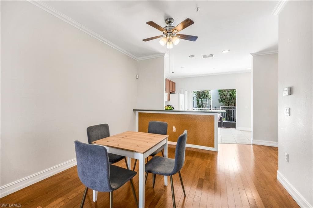 3280 Lindsey Ln 4, Naples, FL 34109-8
