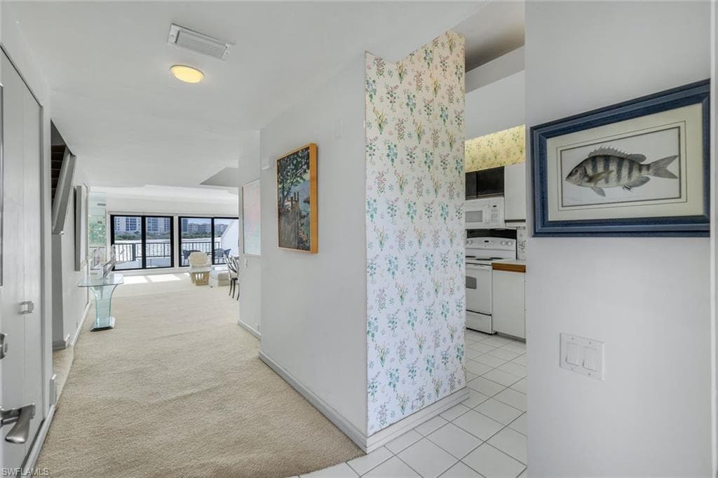 210 La Peninsula Blvd 210, Naples, FL 34113-20