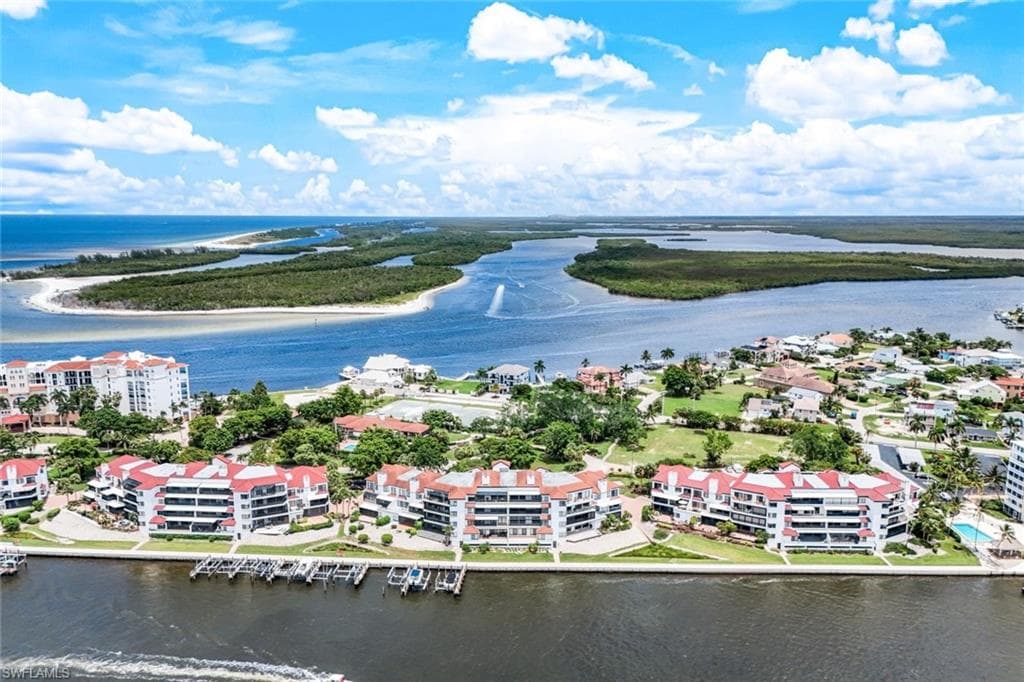 210 La Peninsula Blvd 210, Naples, FL 34113-6