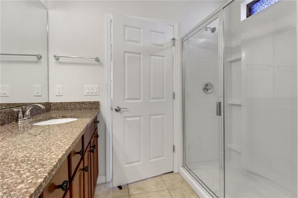 10939 Glenhurst St, Fort Myers, FL 33913-15