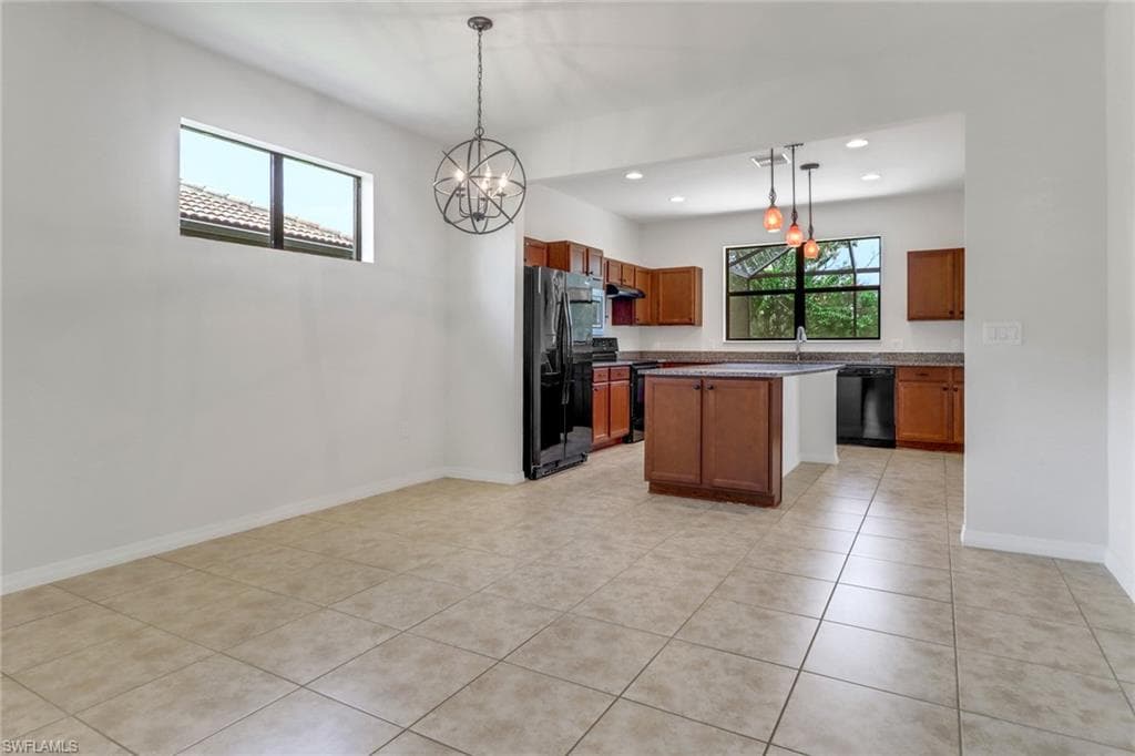 10939 Glenhurst St, Fort Myers, FL 33913-8