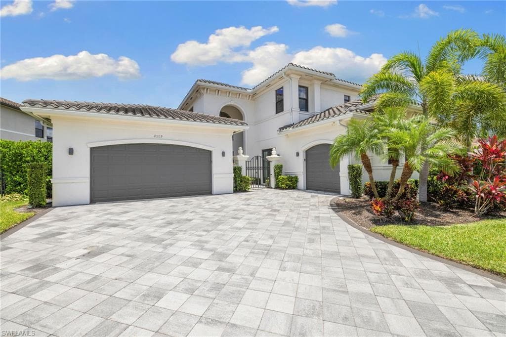 4509 Azalea Dr, Naples, FL 34119-2