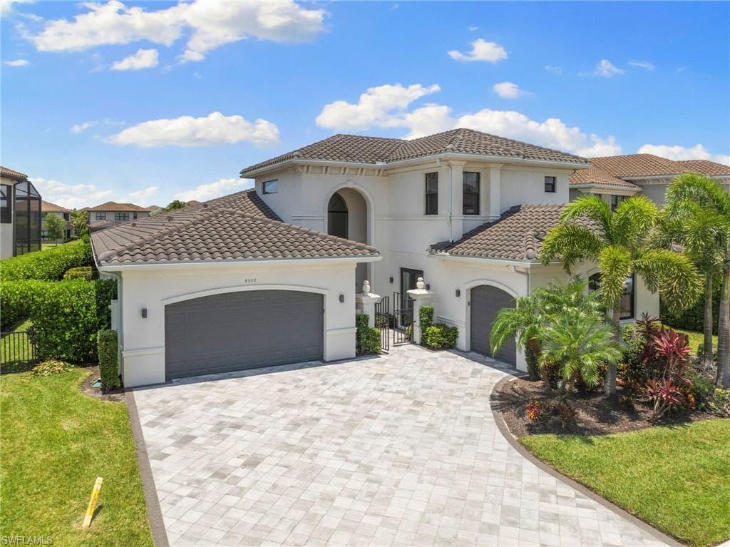 4509 Azalea Dr, Naples, FL 34119-3