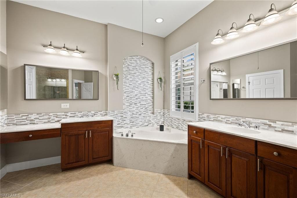 15533 Vallecas Ln, Naples, FL 34110-17