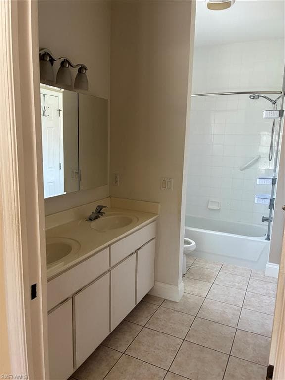 10741 Maui Cir, Estero, FL 33928-12