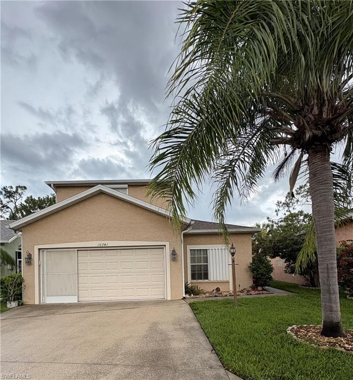 10741 Maui Cir, Estero, FL 33928-4