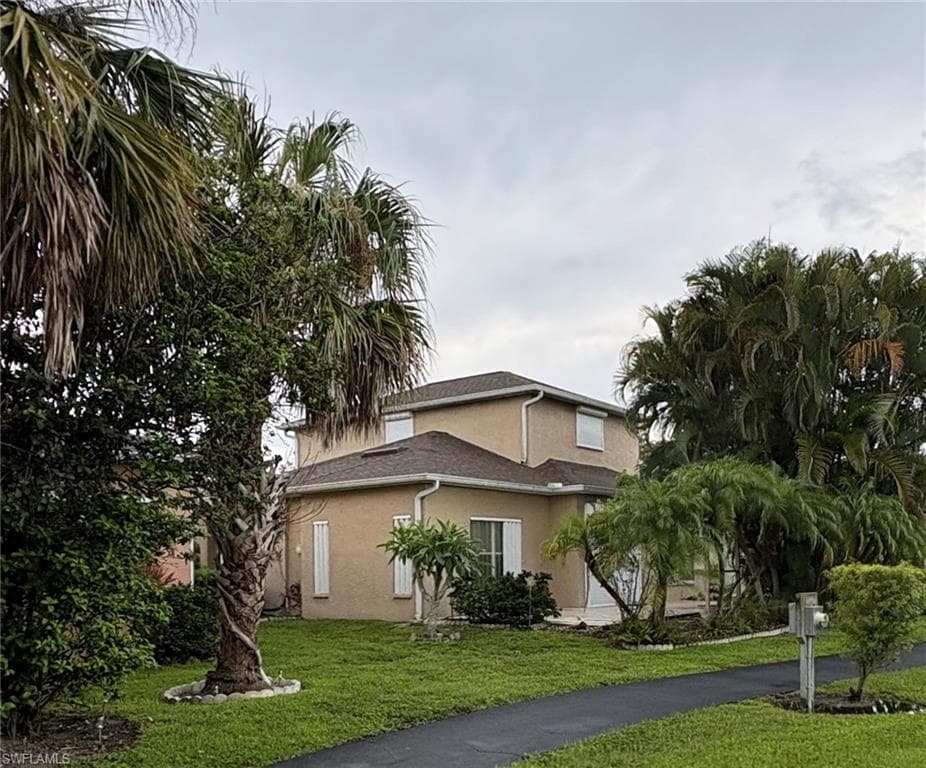 10741 Maui Cir, Estero, FL 33928-5