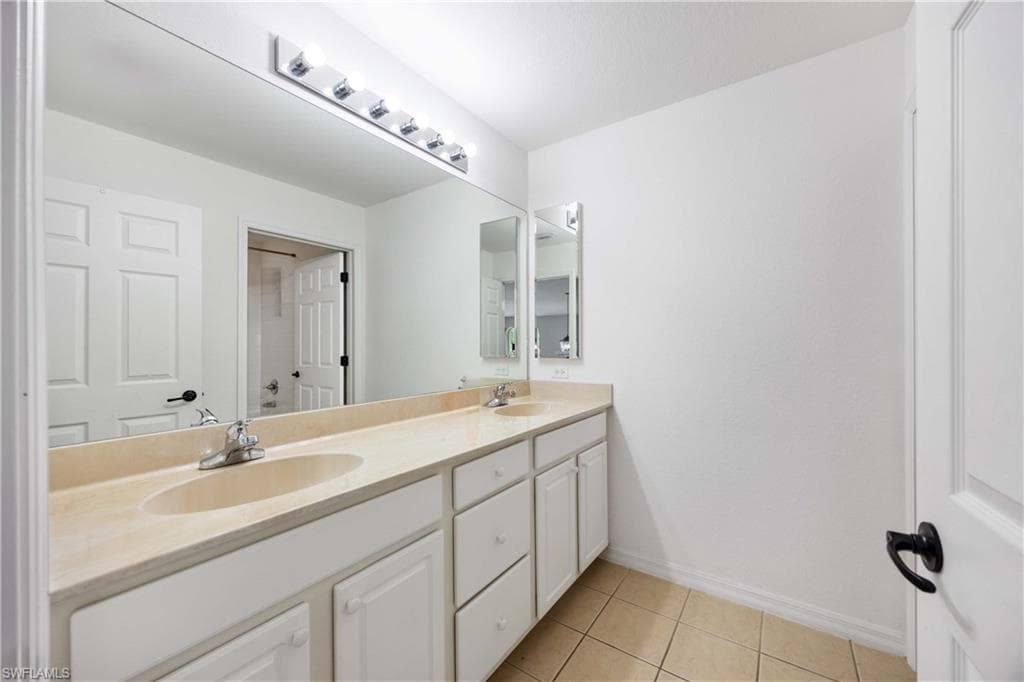 14225 Manchester Dr, Naples, FL 34114-13