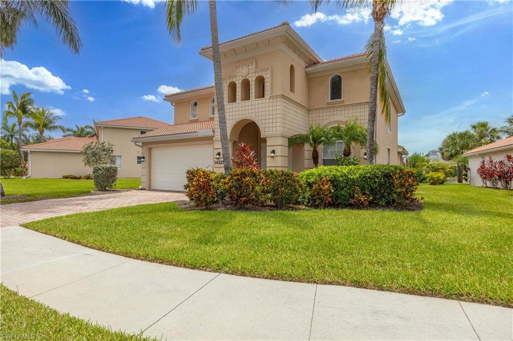 14225 Manchester Dr, Naples, FL 34114-1