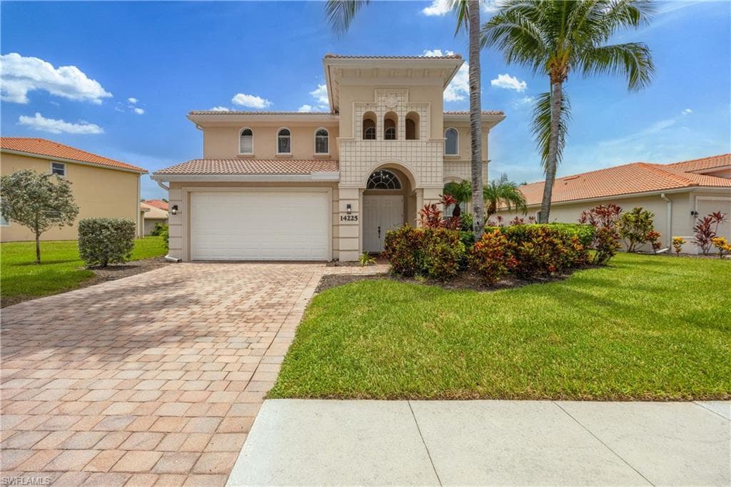 14225 Manchester Dr, Naples, FL 34114-24
