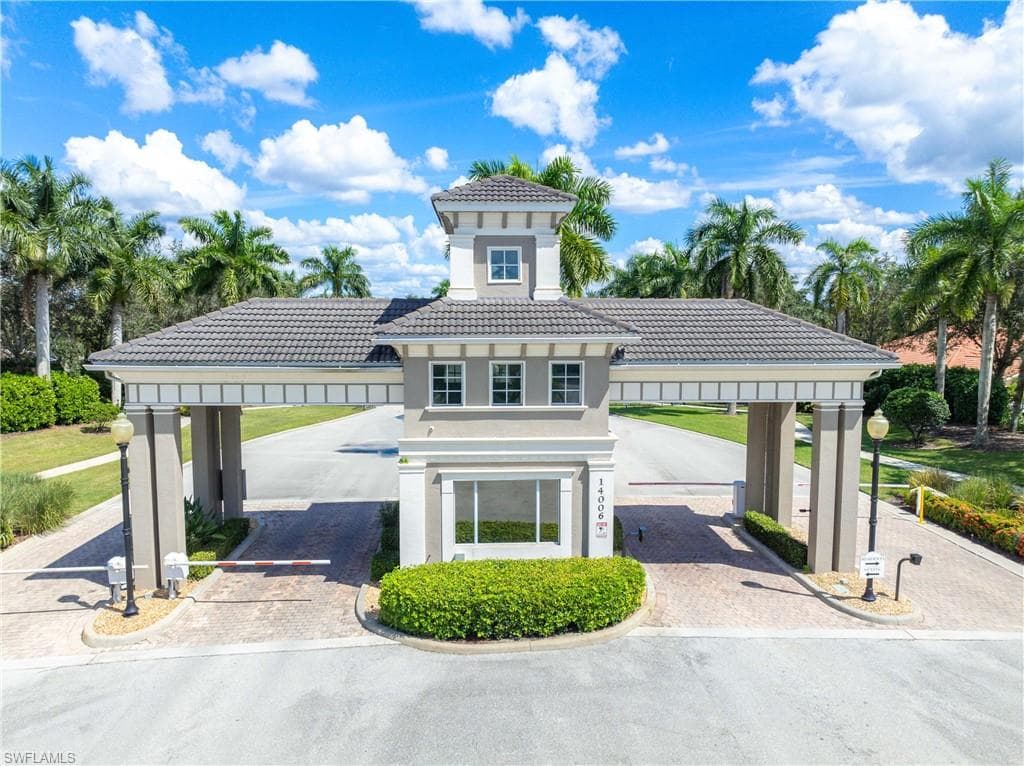 14225 Manchester Dr, Naples, FL 34114-37