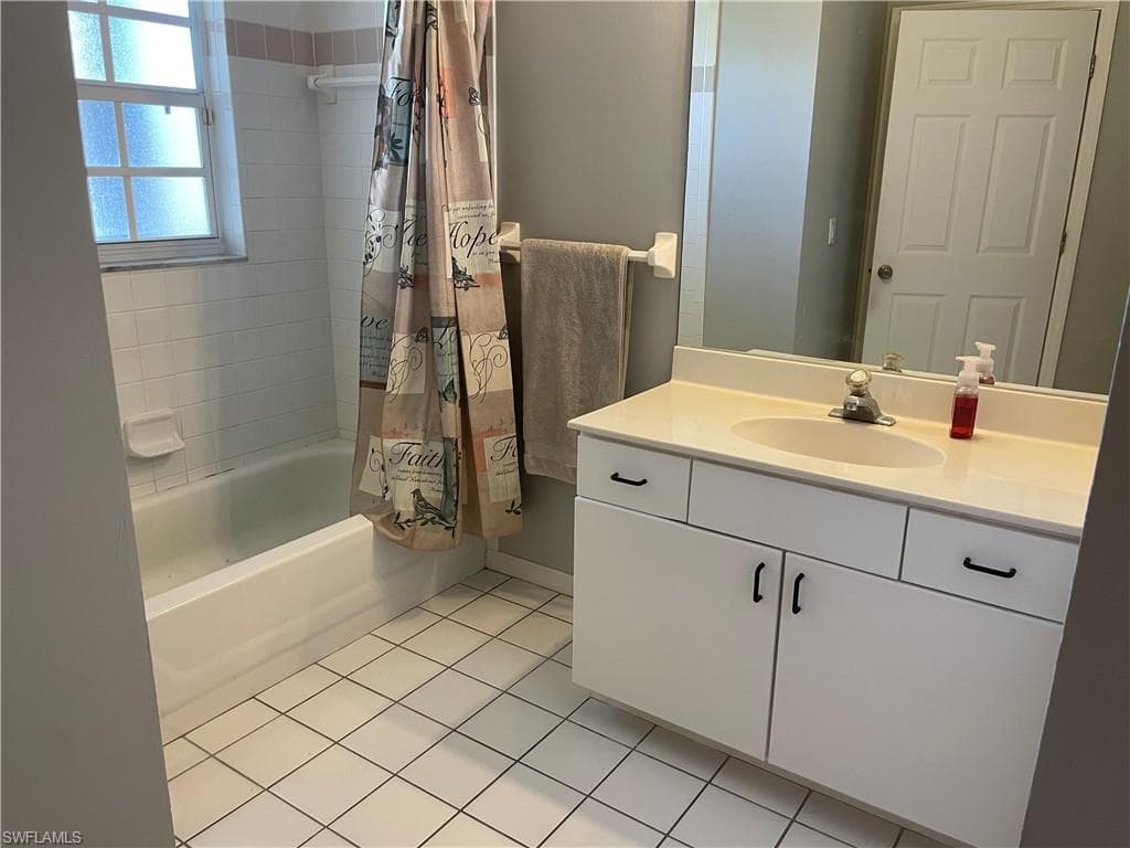 1501 Senior Ct, Lehigh Acres, FL 33971-18