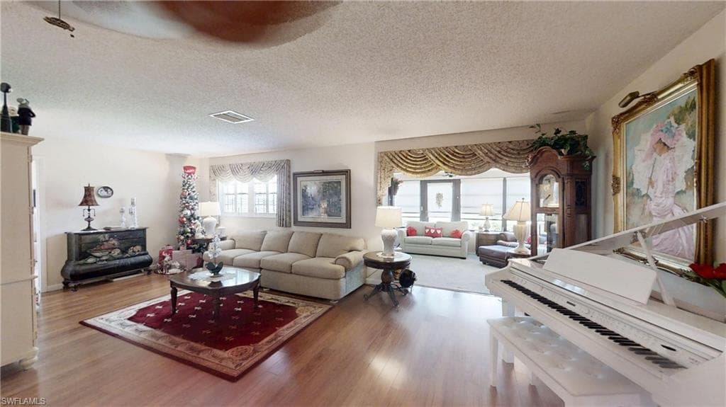 1527 Edgewater Cir, Fort Myers, FL 33919-12