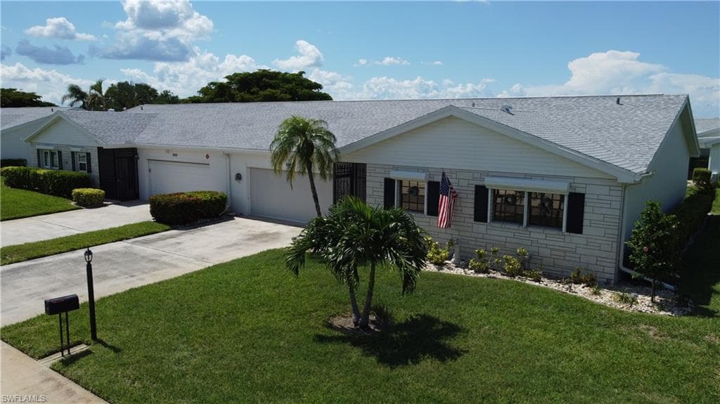 1527 Edgewater Cir, Fort Myers, FL 33919-2