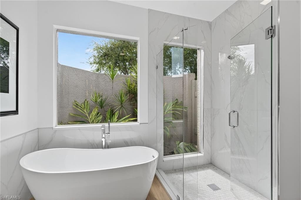 7637 Mulberry Ln, Naples, FL 34114-20