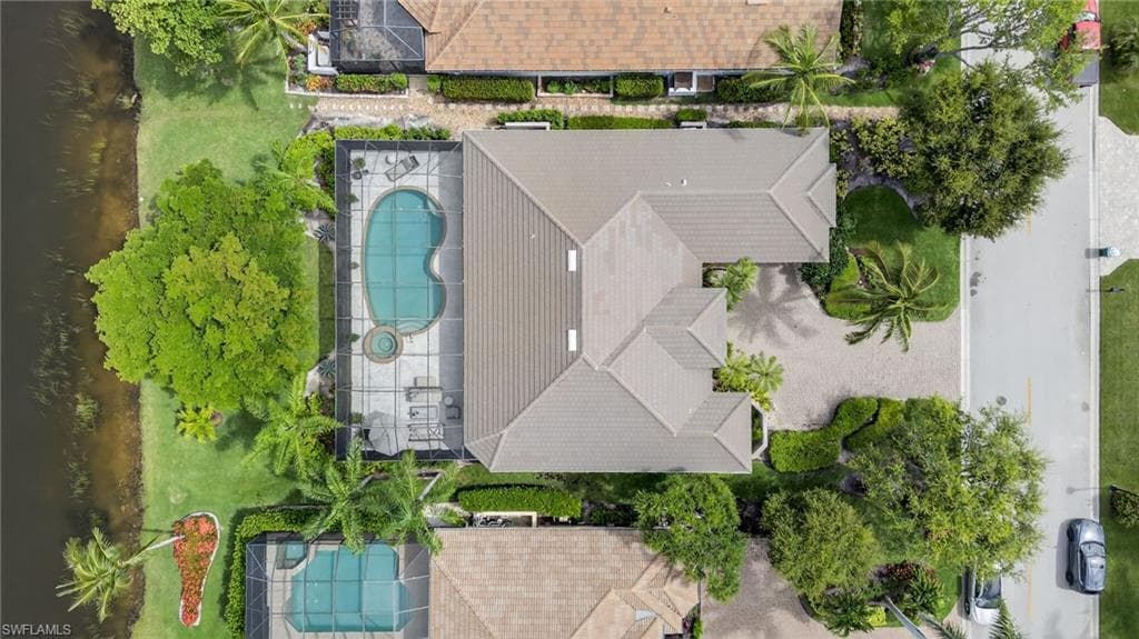 7637 Mulberry Ln, Naples, FL 34114-36