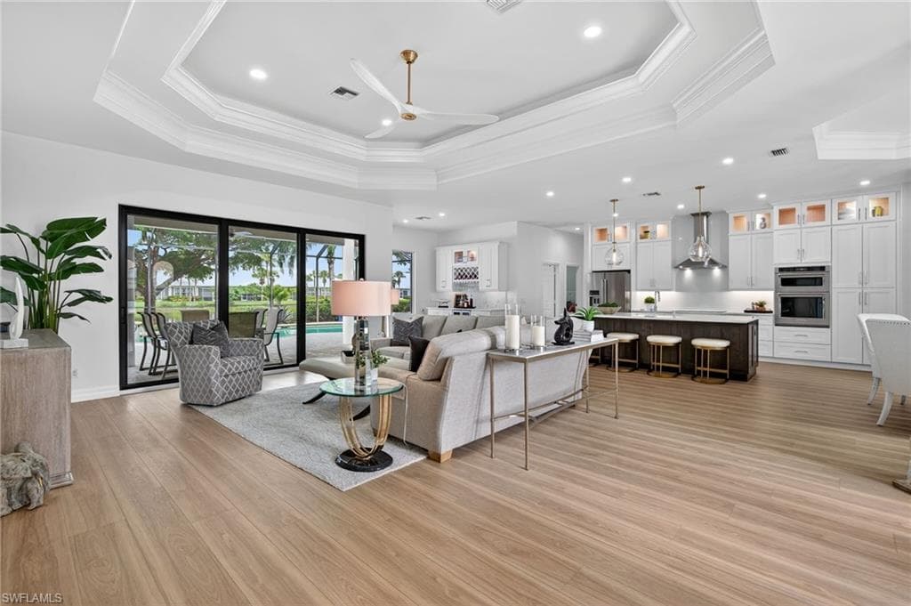 7637 Mulberry Ln, Naples, FL 34114-5