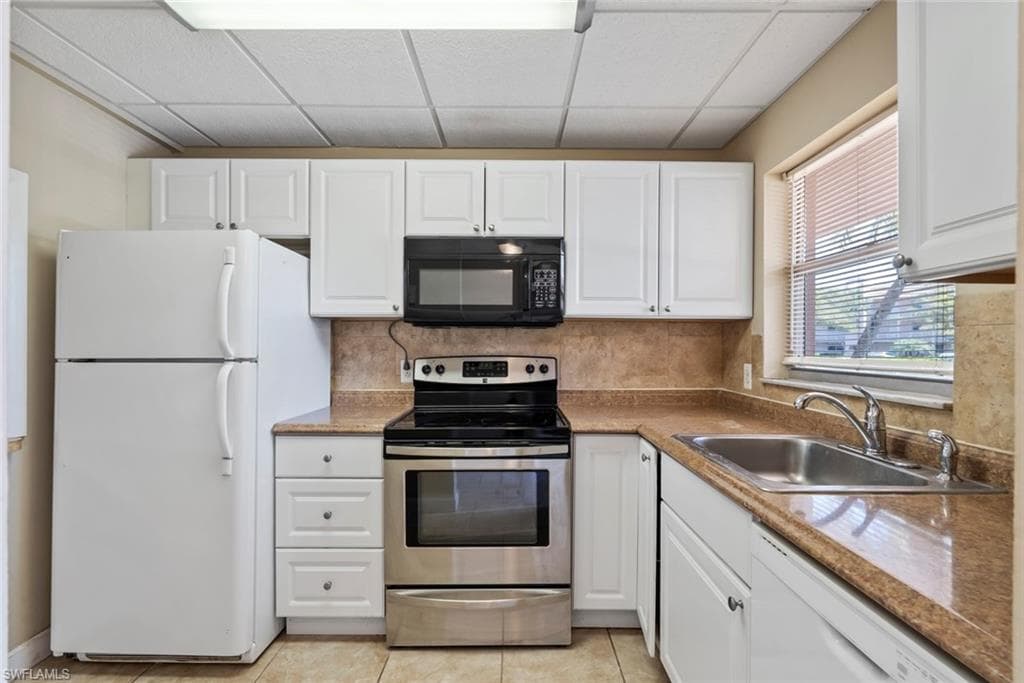170 Turtle Lake Ct 109, Naples, FL 34105-9