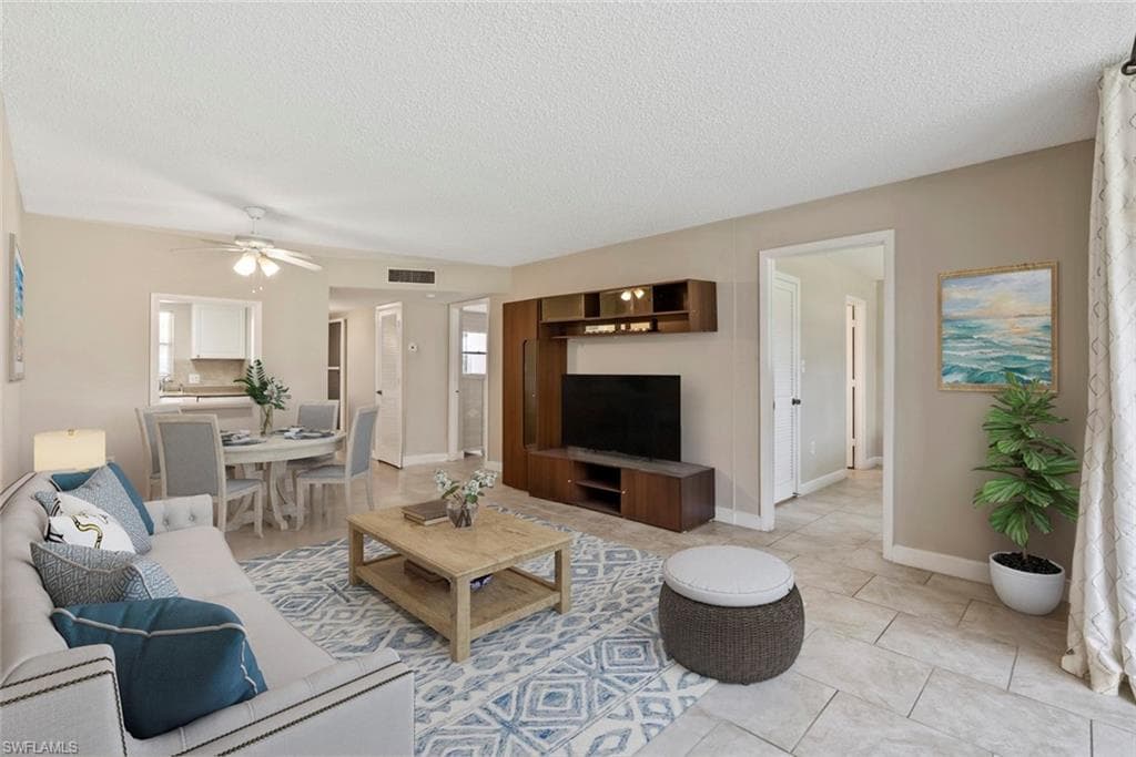 170 Turtle Lake Ct 109, Naples, FL 34105-1