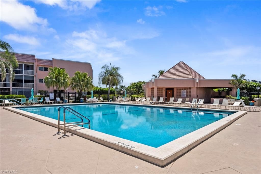 170 Turtle Lake Ct 109, Naples, FL 34105-23