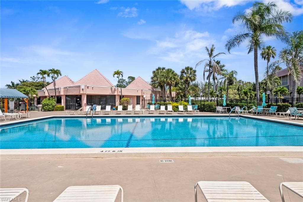 170 Turtle Lake Ct 109, Naples, FL 34105-24