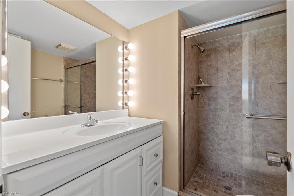 170 Turtle Lake Ct 109, Naples, FL 34105-6