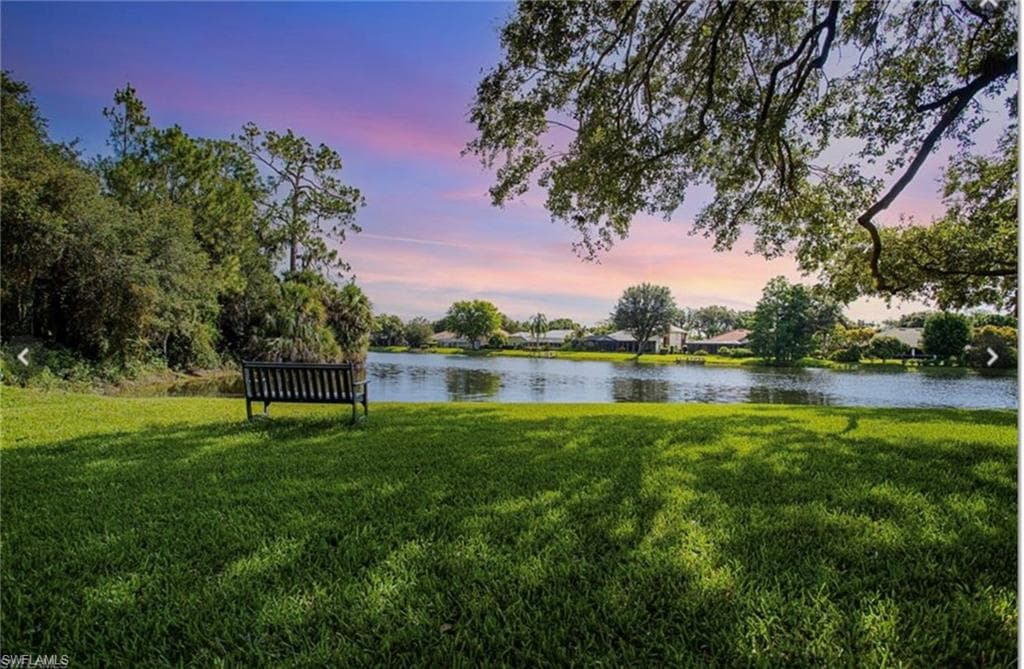 65 Silver Oaks Cir 102, Naples, FL 34119-2