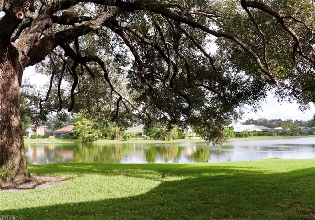 65 Silver Oaks Cir 102, Naples, FL 34119-3