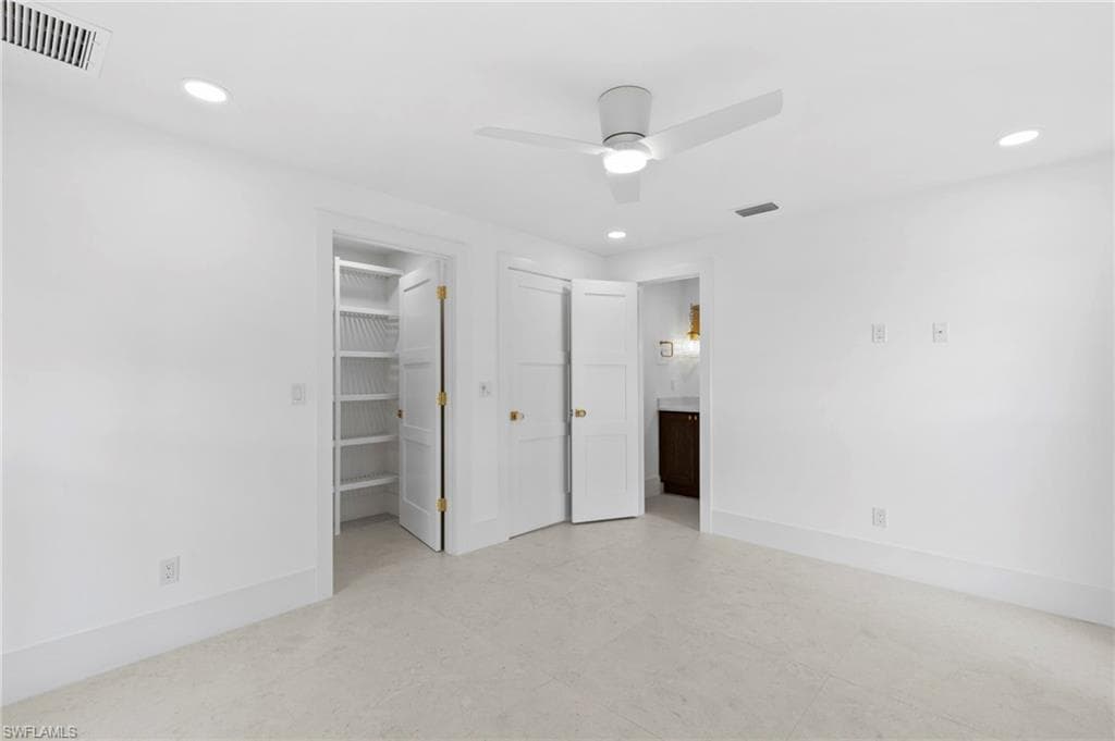 17 Knights Bridge Rd, Naples, FL 34112-15